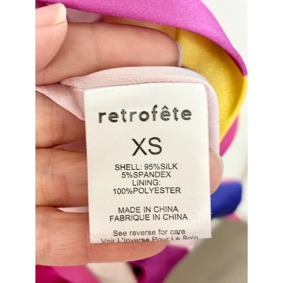 Retroféte Siena Satin Short Sleeve Tie Front Crop Top Pink Geo Women's Size XS - Picture 5 of 5